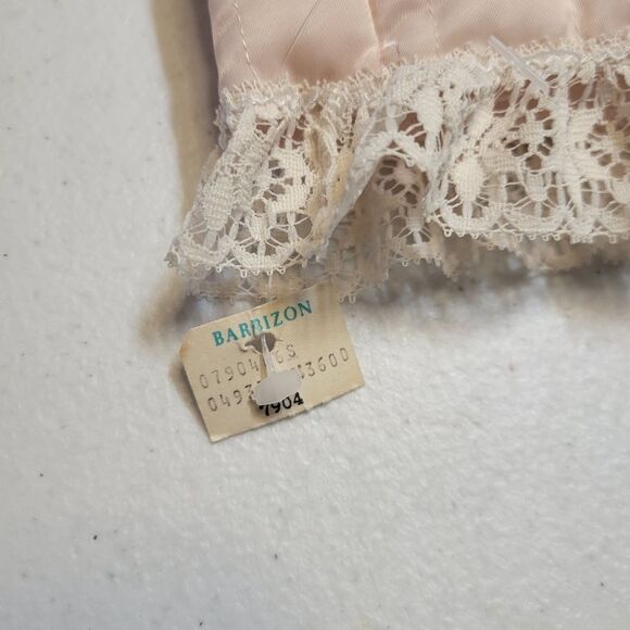 Barbizon Vintage Satin Serene Nylon Pink Quilted Jacket with Cream Lace Trim - Picture 9 of 12